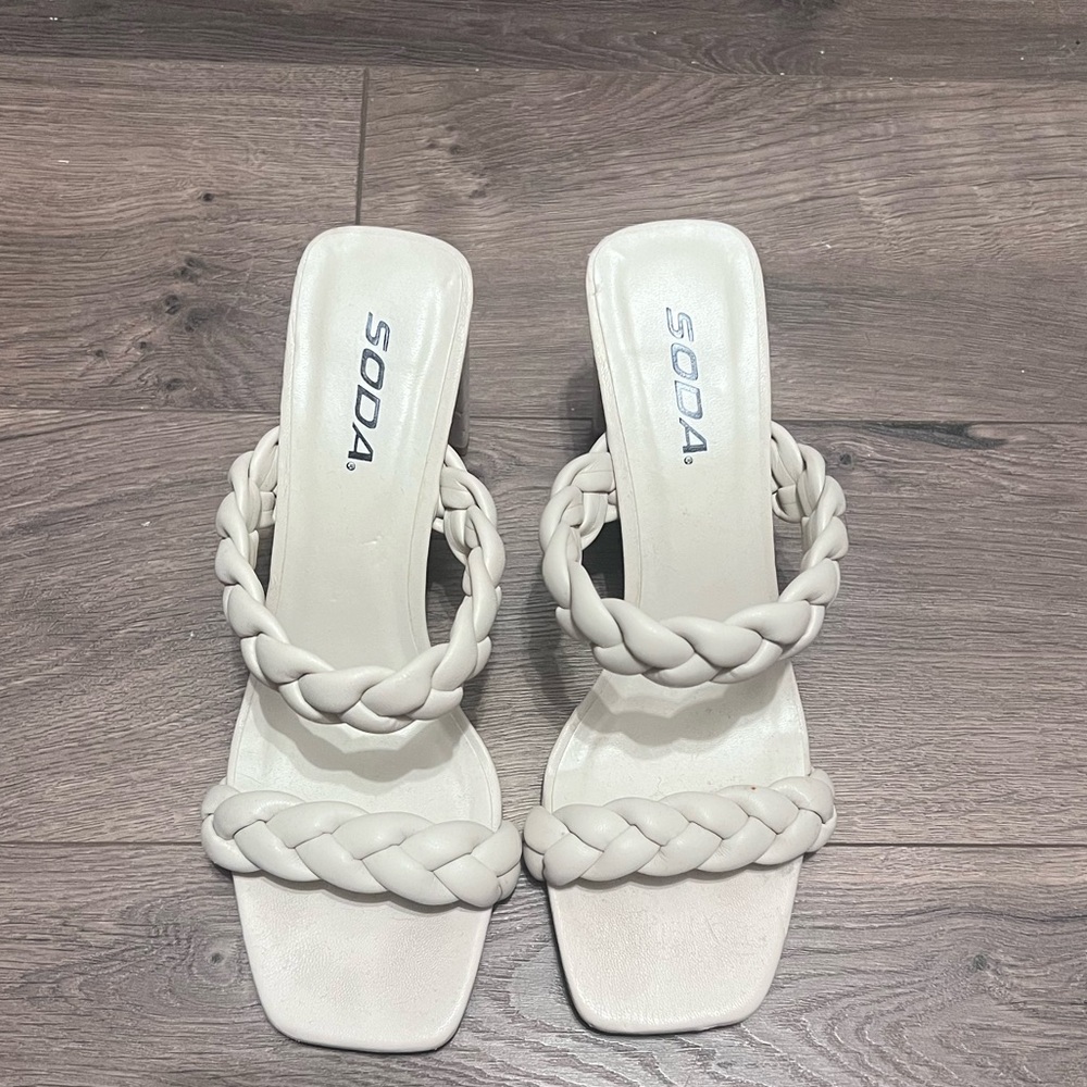 Braided high heels- white